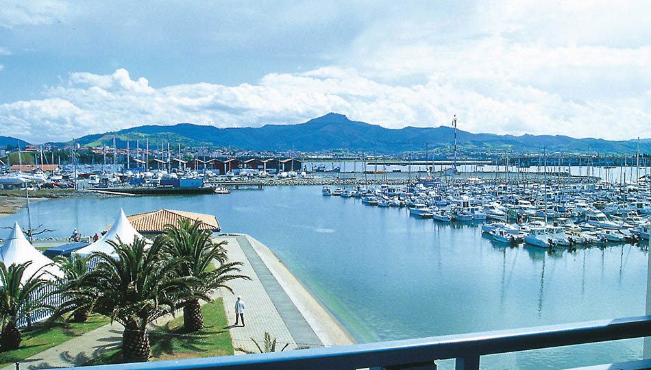 Vue sur le port hendaye