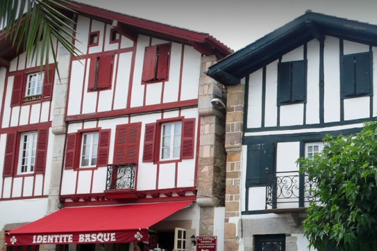 Artisanat et souvenirs du Pays basque-Ainhoa