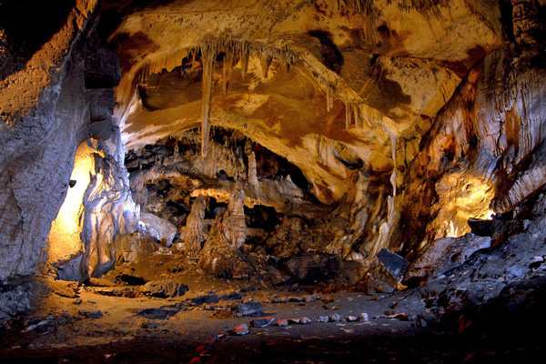 Grotte d'Isturitz ateliers préhistoriques-Pays basque