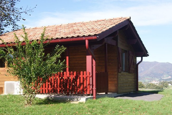 camping à la ferme Etchemendigaraya-suhescu-chalet bois