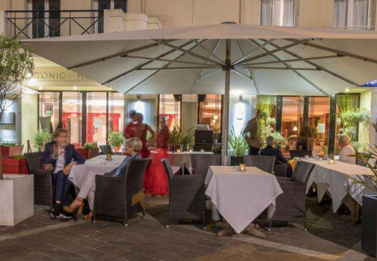 LMB-restaurant Biarritz-ambiance nocturne en terrasse