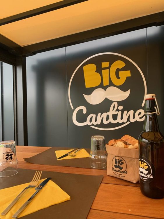 big-cantine-table