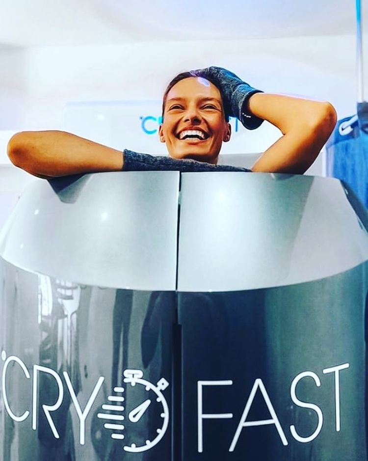 cryofast-biarritz-cryotherapie-machine-corps-entier-femme