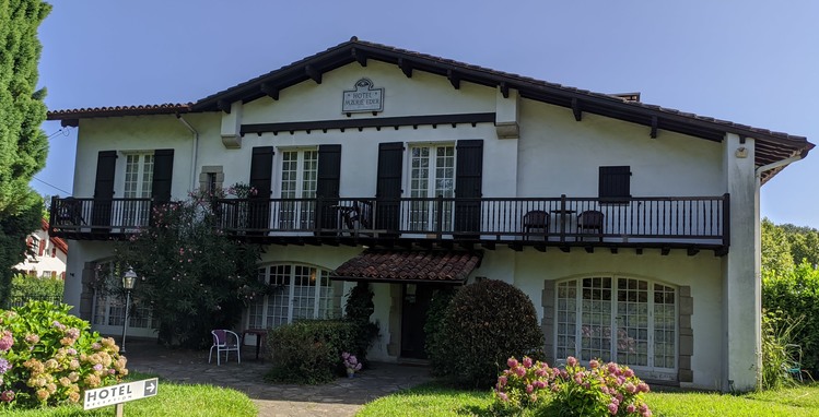 hotel-marie-eder-arcangues-facade