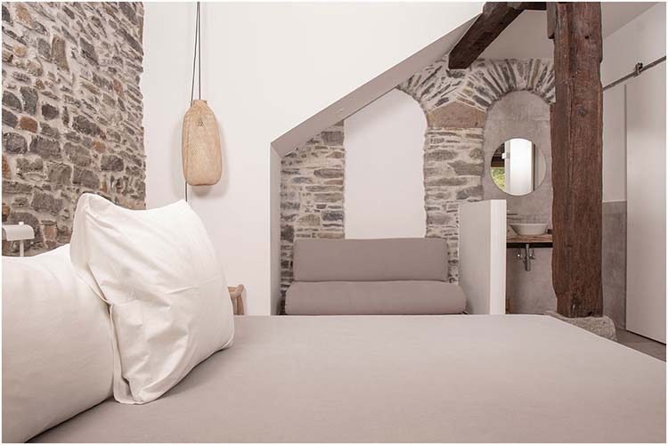 izal-landetxea-ferme-studio-chambre-lit