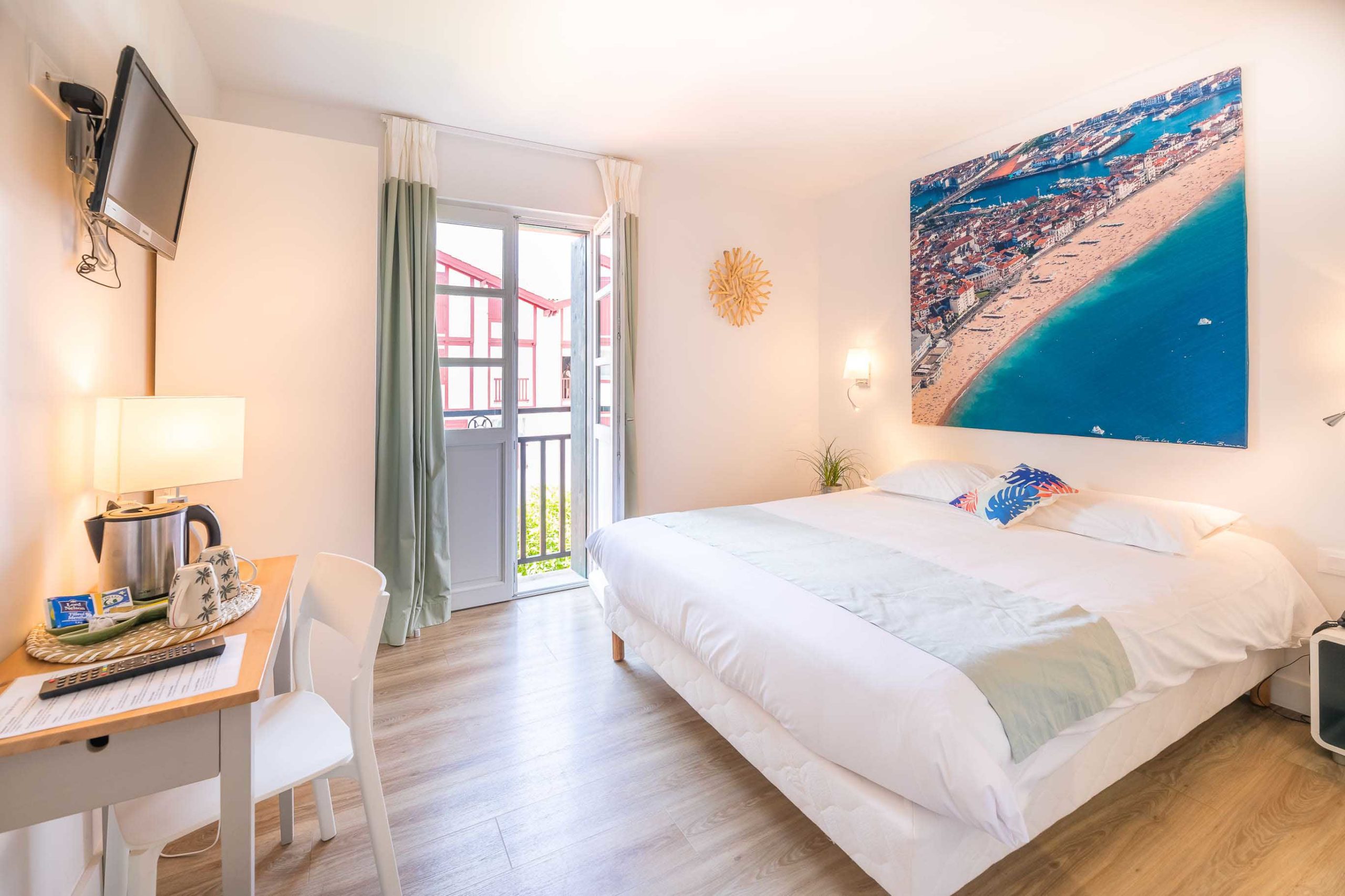 Maria-christina-hotal-saint-jean-de-luz-chambre-superieure