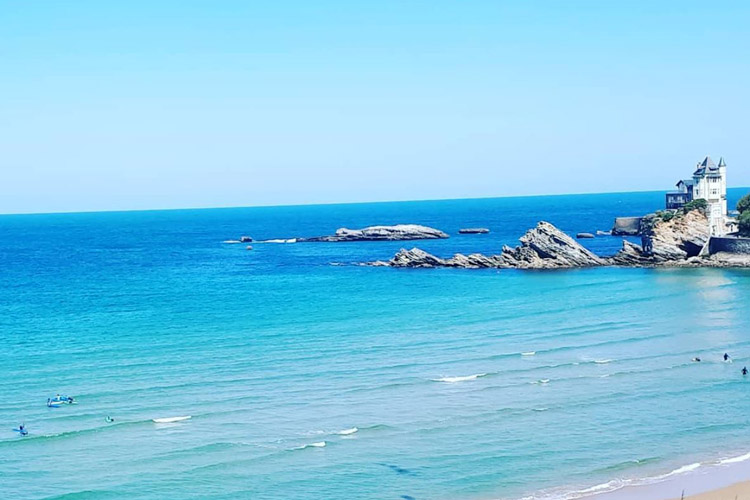 Plage de la côte des basques, biarritz, villa belza