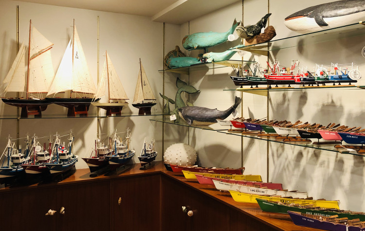 Maquettes de bateaux dans la boutique Enbata