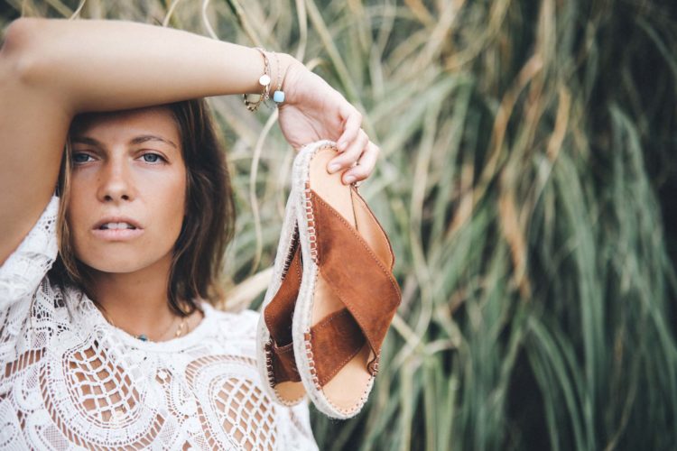 femme-espadrille-cuir-marron-sandale