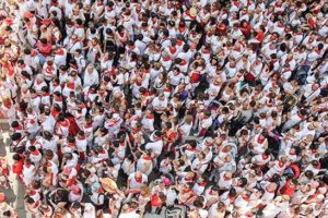 san-fermin-pampelune-fete-rouge-blanc