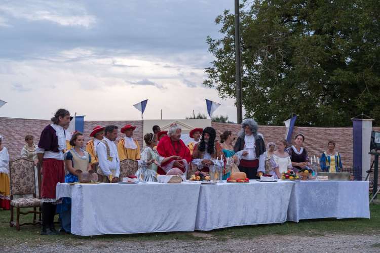 banquet-costume-spectacle