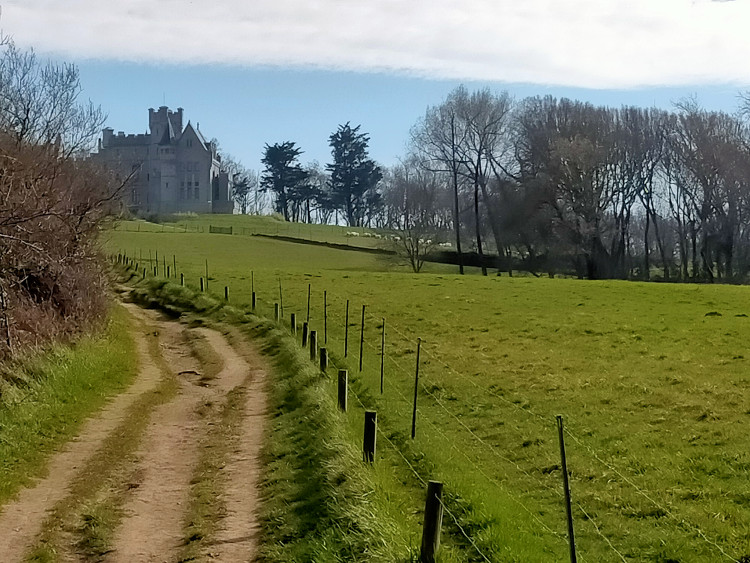 Balade près du Château d'Abbadia avec Hey Ma Trott