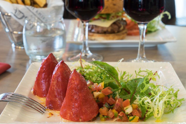 Un plat servi au restaurant du Sure Hotel Biarritz Aéroport