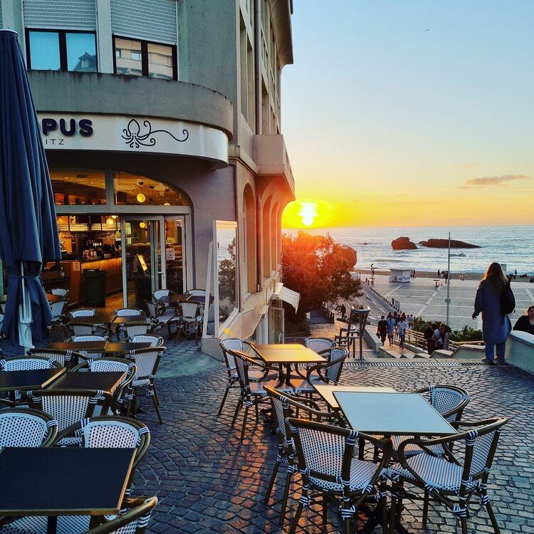 terrasse-biarritz-vue-océan