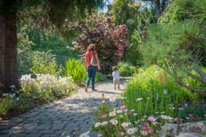 jardin-botanique-bayonne-maman-enfant-fleurs