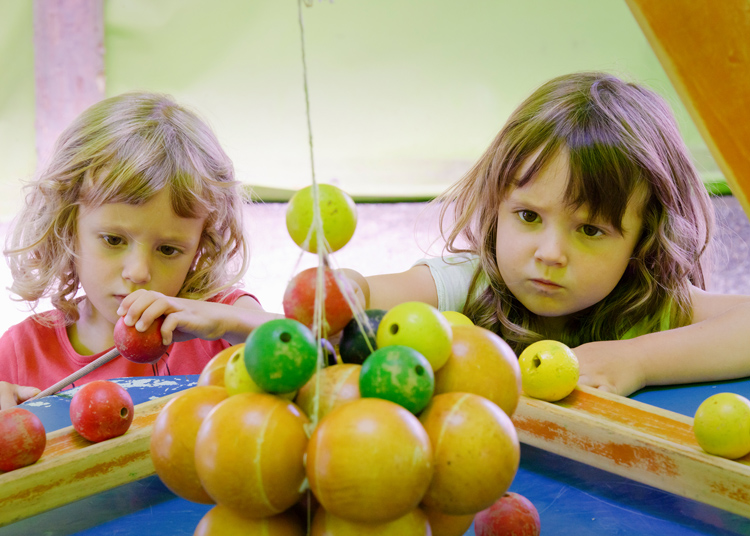 ludopia-enfants-jeux-boules-bois