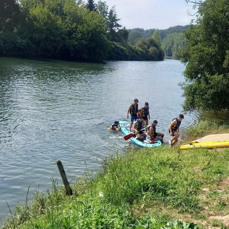 Débarquement du giant paddle de Nature Avent'ura 64