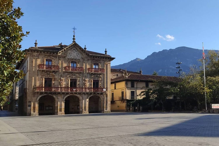 centre-historique-oñati-place-santa-marina