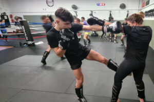 boxeurs en salle chez Cyfit