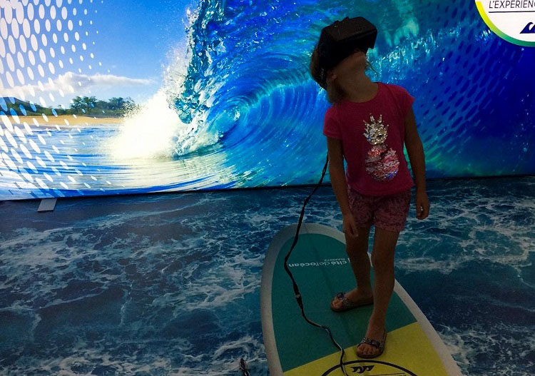 Simulateur de surf à la cité de l'Océan à Biarritz