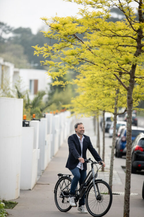 homme sur un vélo électrique Larrun