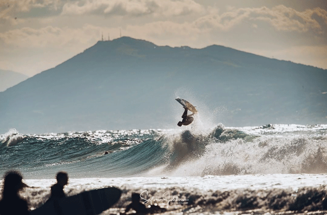 Surfeur à la Rat's Cup Festival and Music