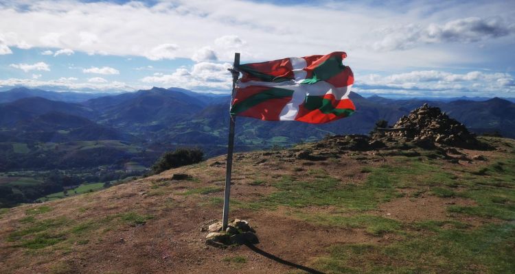 maison-gure-chokoa-gite-bardos-drapeau-basque