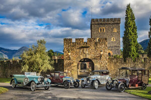 Torre-Loizaga-chateau-medieval-pays-basque-espagnol-collection-automobile-prestige-rolls-royce-découverte-patrimoine-architecture