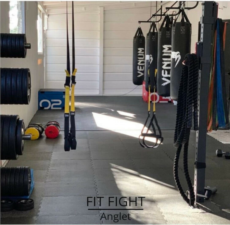 salle de sport fit fight à Anglet avec tout le matériel de frappe et de combat