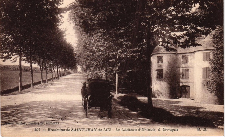 Le château d'Urtubie sur une ancienne carte postale