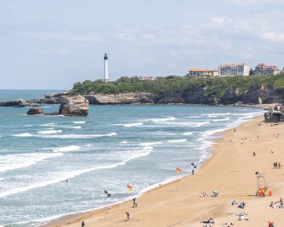 destination-cote-basque-grande-plage-biarritz