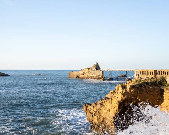 destination-cote-basque-rocher-de-la-vierge