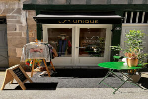 Unique est une boutique de vêtements de seconde main à Bayonne