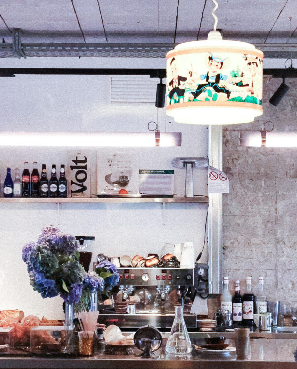 ovni-cafe-cantine-friperie-biarritz-paysbasque-2